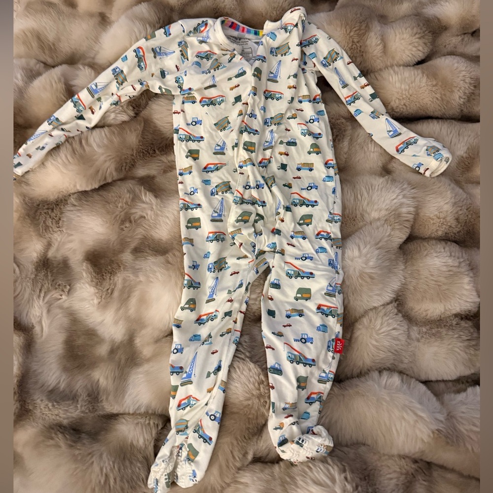 Magnetic Me footie 6-9months